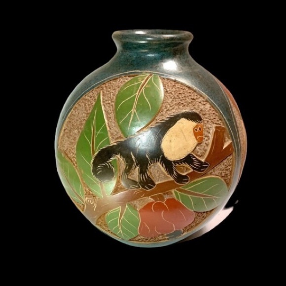 Vintage South American Carved Folk Art Clay Vase Pottery Monkey Toucan Turtle - Picture 7 of 7